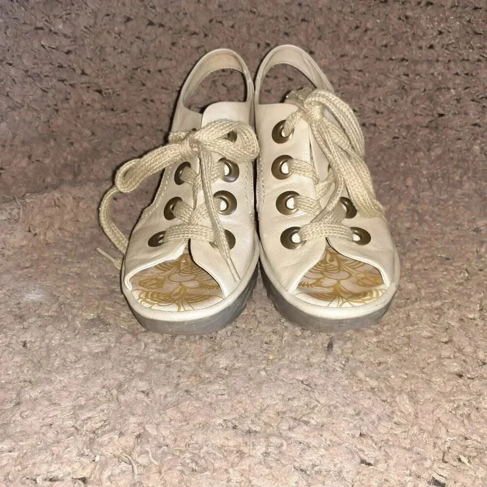 FLY LONDON-Ylva-Pearlescent Beige Leather Lace Up Wedge-Sz 38-7.5-Excellent
